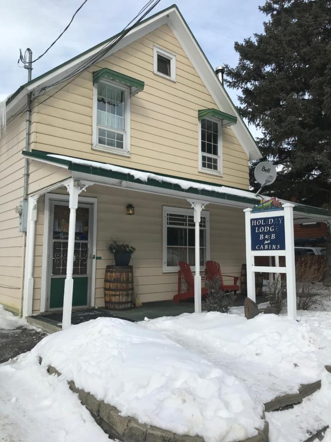 Holiday Lodge Bed And Breakfast Банф Экстерьер фото